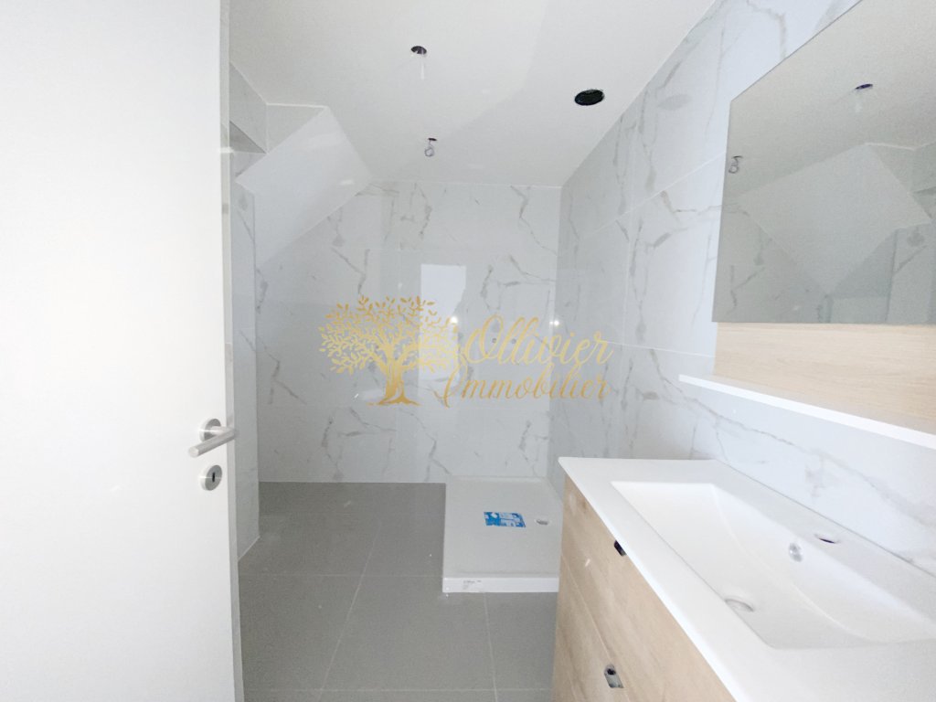 MAISON A VENDRE - ST MAUR DES FOSSES - 104.4 m2 - 685�000�&euro;