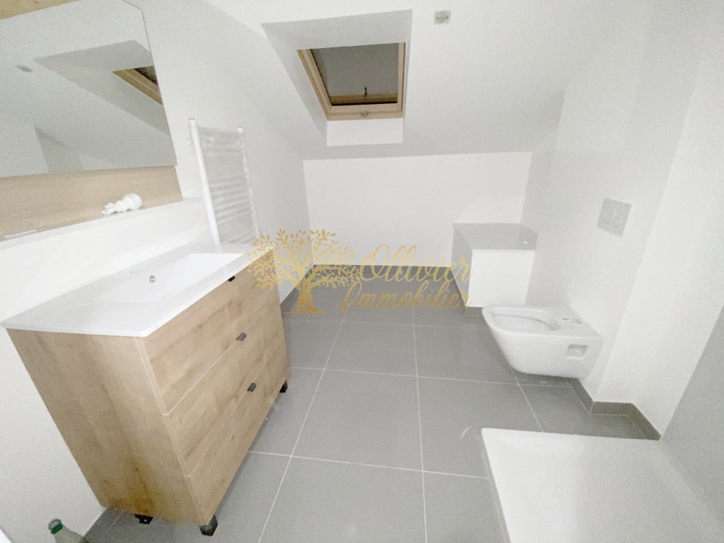 MAISON A VENDRE - ST MAUR DES FOSSES - 104.4 m2 - 685�000�&euro;