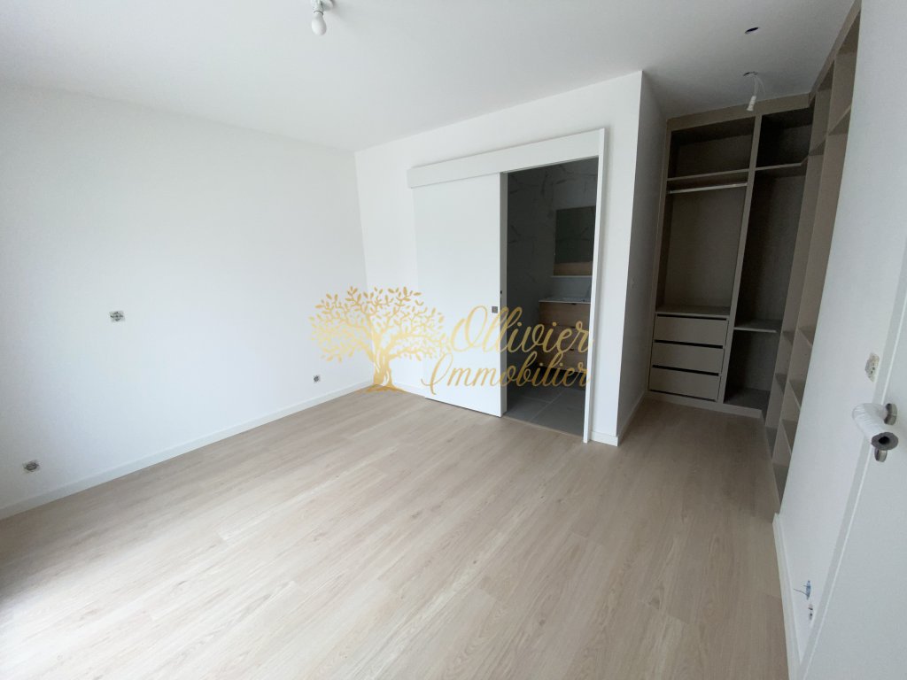 MAISON A VENDRE - ST MAUR DES FOSSES - 104.4 m2 - 685�000�&euro;