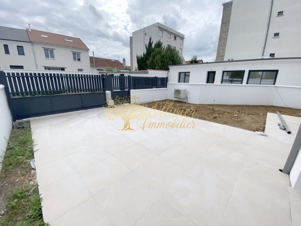 MAISON A VENDRE - ST MAUR DES FOSSES - 99.3 m2 - 610�000�&euro;