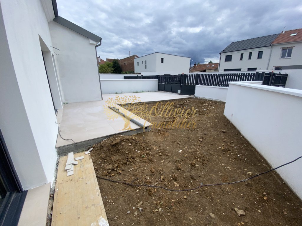 MAISON A VENDRE - ST MAUR DES FOSSES - 99.3 m2 - 610�000�&euro;