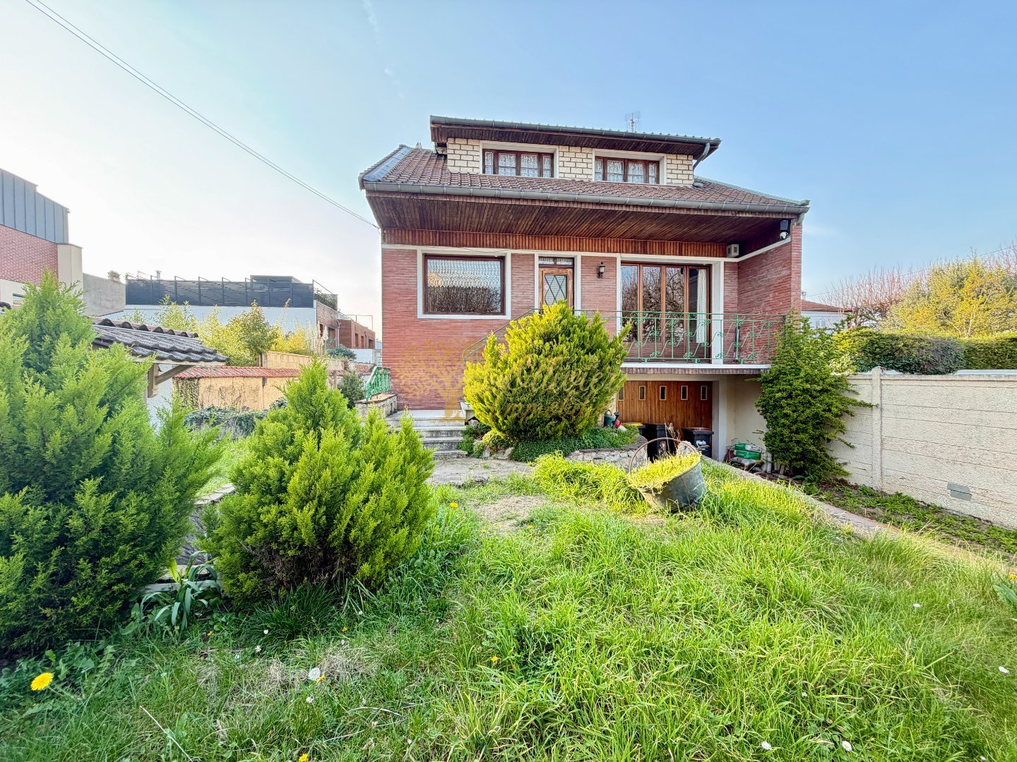 MAISON A VENDRE - ST MAUR DES FOSSES - 107.38 m2 - 550�000�&euro;