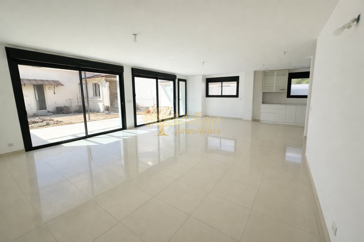 MAISON A VENDRE - ST MAUR DES FOSSES - 139.23 m2 - 790 000 &euro;
