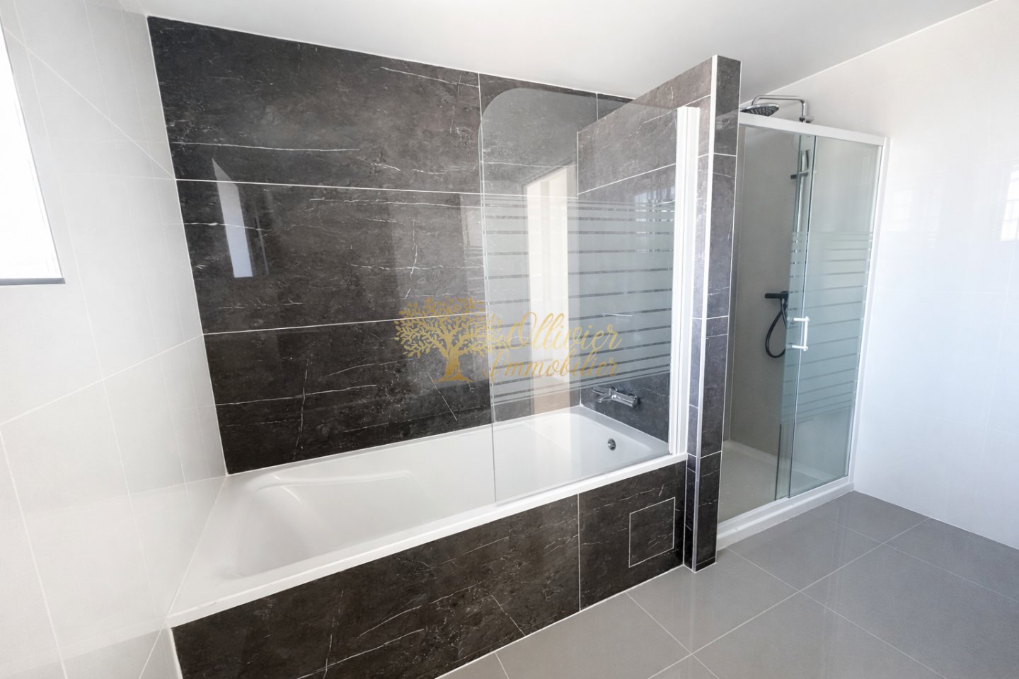 MAISON A VENDRE - ST MAUR DES FOSSES - 139.23 m2 - 790 000 &euro;