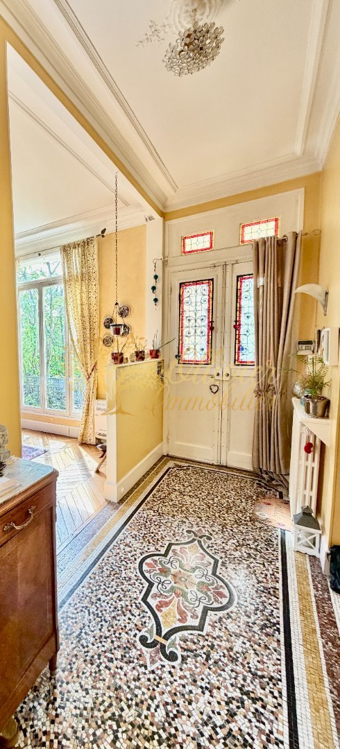 MAISON A VENDRE - ST MAUR DES FOSSES - 280.26 m2 - 1 349 000 &euro;