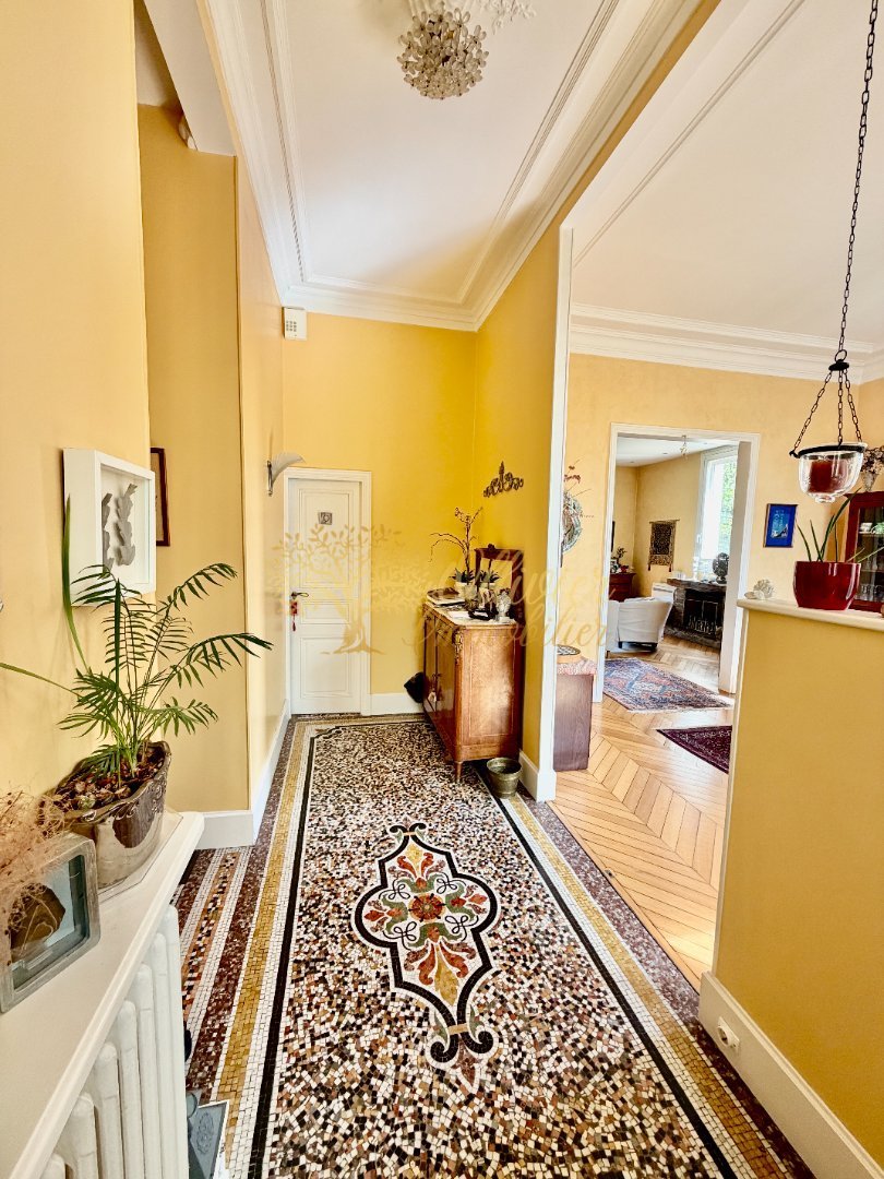 MAISON A VENDRE - ST MAUR DES FOSSES - 280.26 m2 - 1 349 000 &euro;