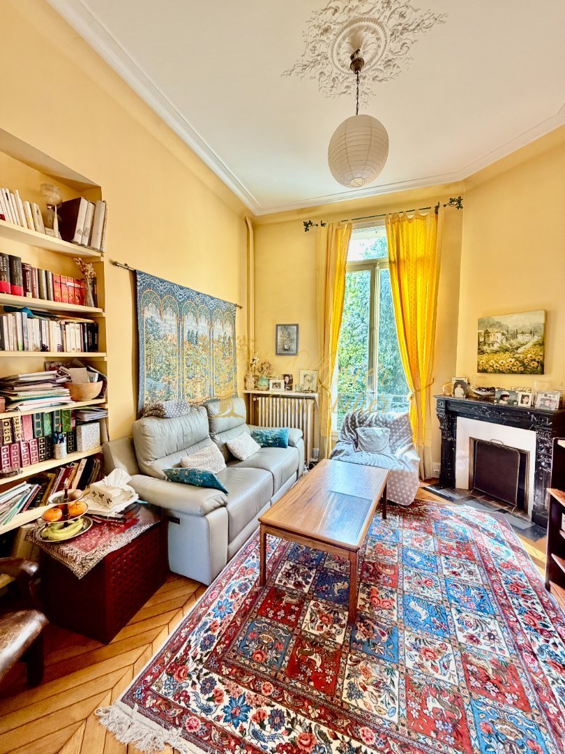 MAISON A VENDRE - ST MAUR DES FOSSES - 280.26 m2 - 1 349 000 &euro;