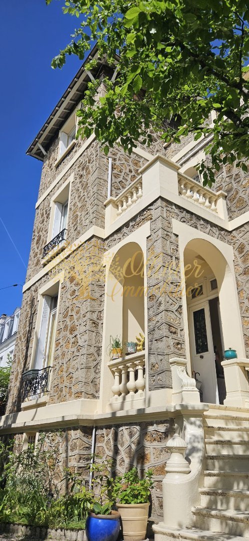 MAISON A VENDRE - ST MAUR DES FOSSES - 280.26 m2 - 1 349 000 &euro;