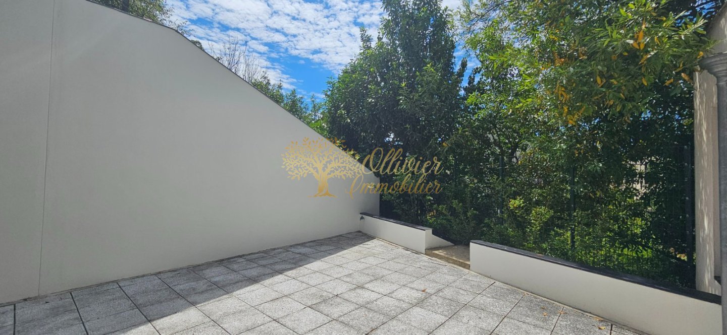 MAISON A VENDRE - ST MAUR DES FOSSES - 119 m2 - 690 000 &euro;