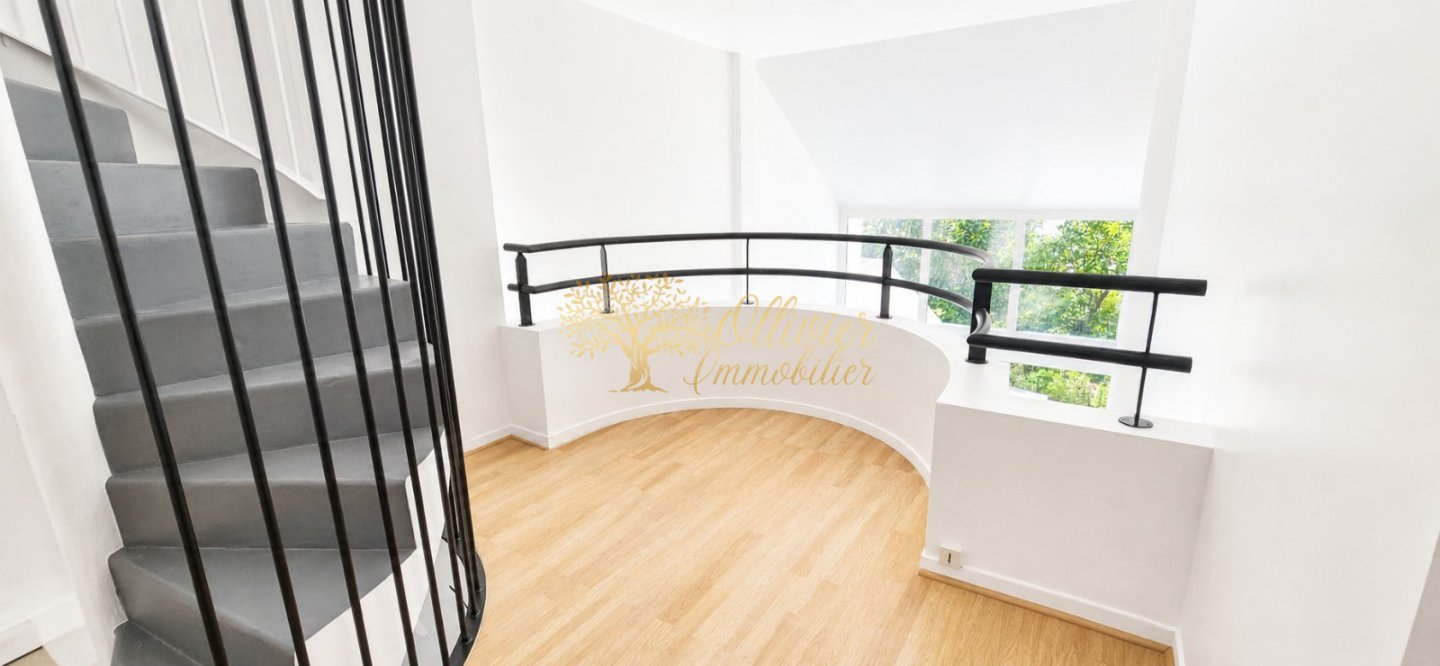 MAISON A VENDRE - ST MAUR DES FOSSES - 119 m2 - 690 000 &euro;