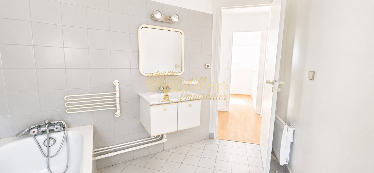 MAISON A VENDRE - ST MAUR DES FOSSES - 119 m2 - 690 000 &euro;