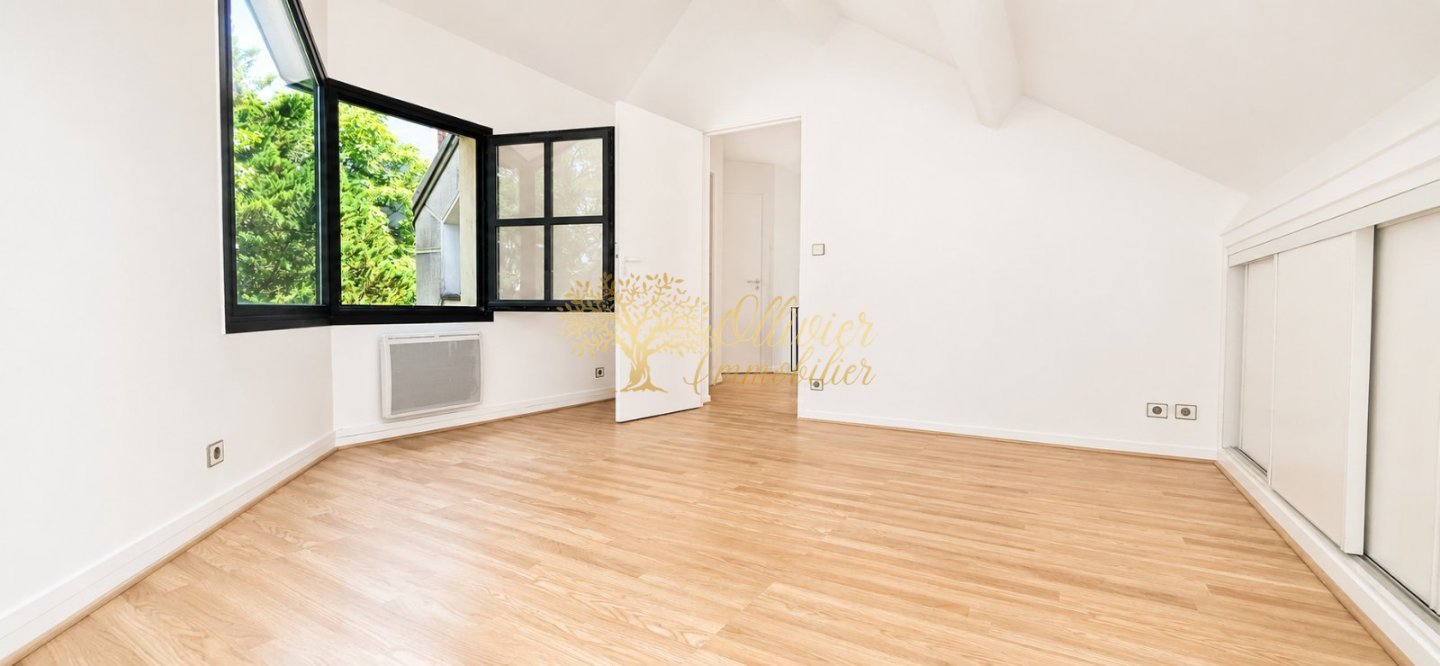 MAISON A VENDRE - ST MAUR DES FOSSES - 119 m2 - 690 000 &euro;