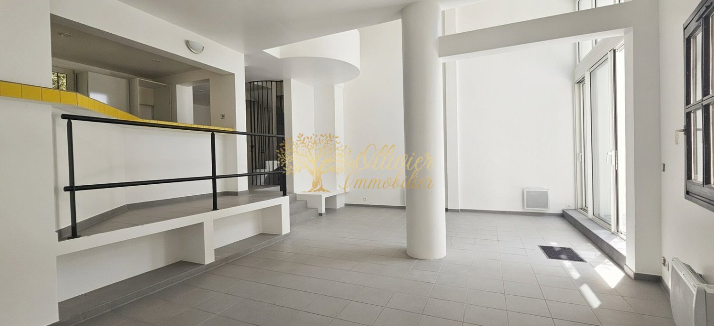 MAISON A VENDRE - ST MAUR DES FOSSES - 119 m2 - 690 000 &euro;