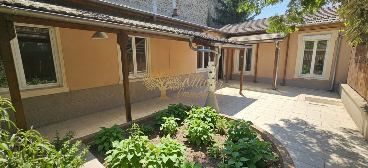 plain-pied A VENDRE - ST MAUR DES FOSSES - 78.09 m2 - 445 000 &euro;