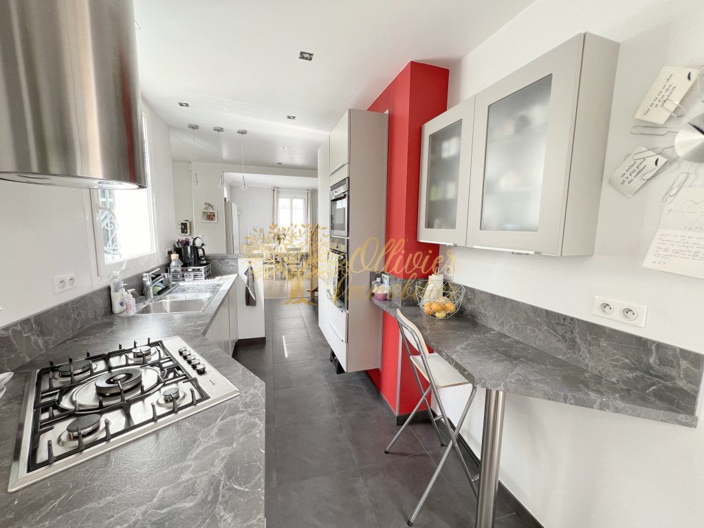 MAISON A VENDRE - ST MAUR DES FOSSES - 110 m2 - 799�000�&euro;