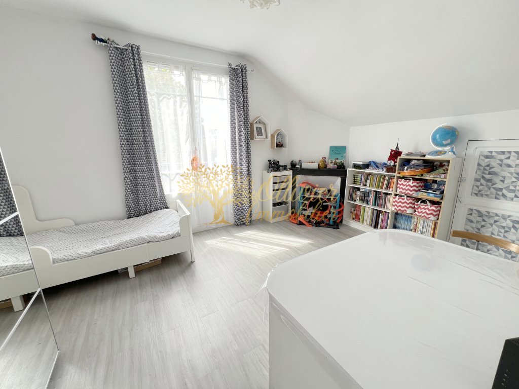 MAISON A VENDRE - ST MAUR DES FOSSES - 110 m2 - 799�000�&euro;