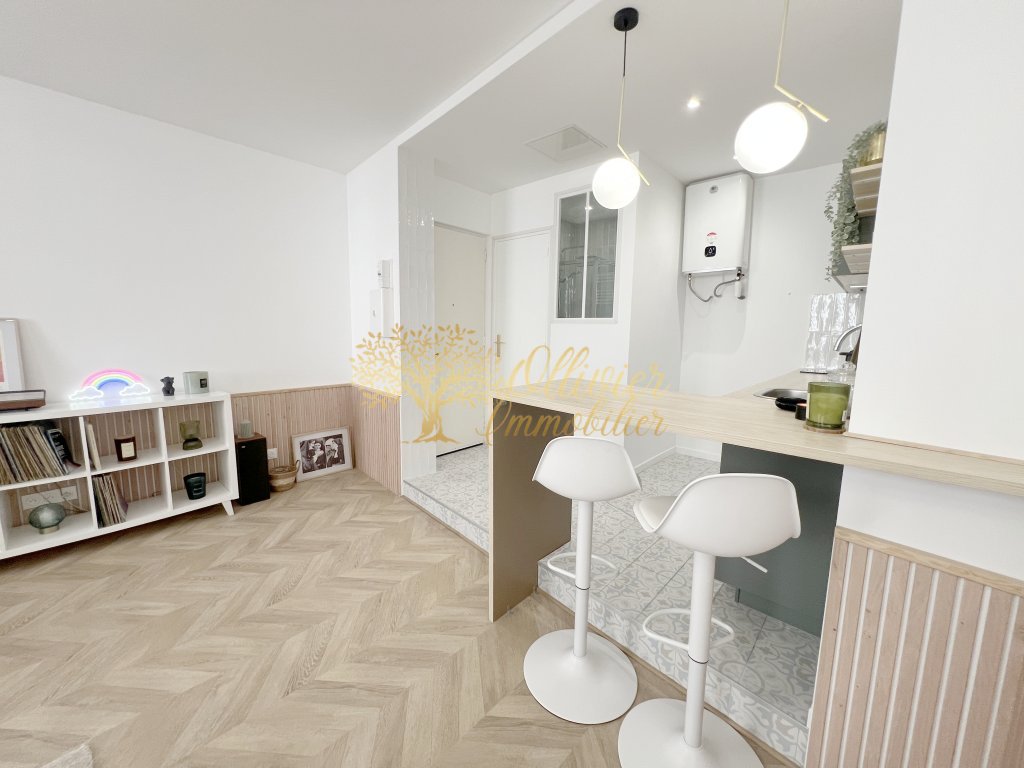 STUDIO A VENDRE - VINCENNES - 28 m2 - 259�000�&euro;