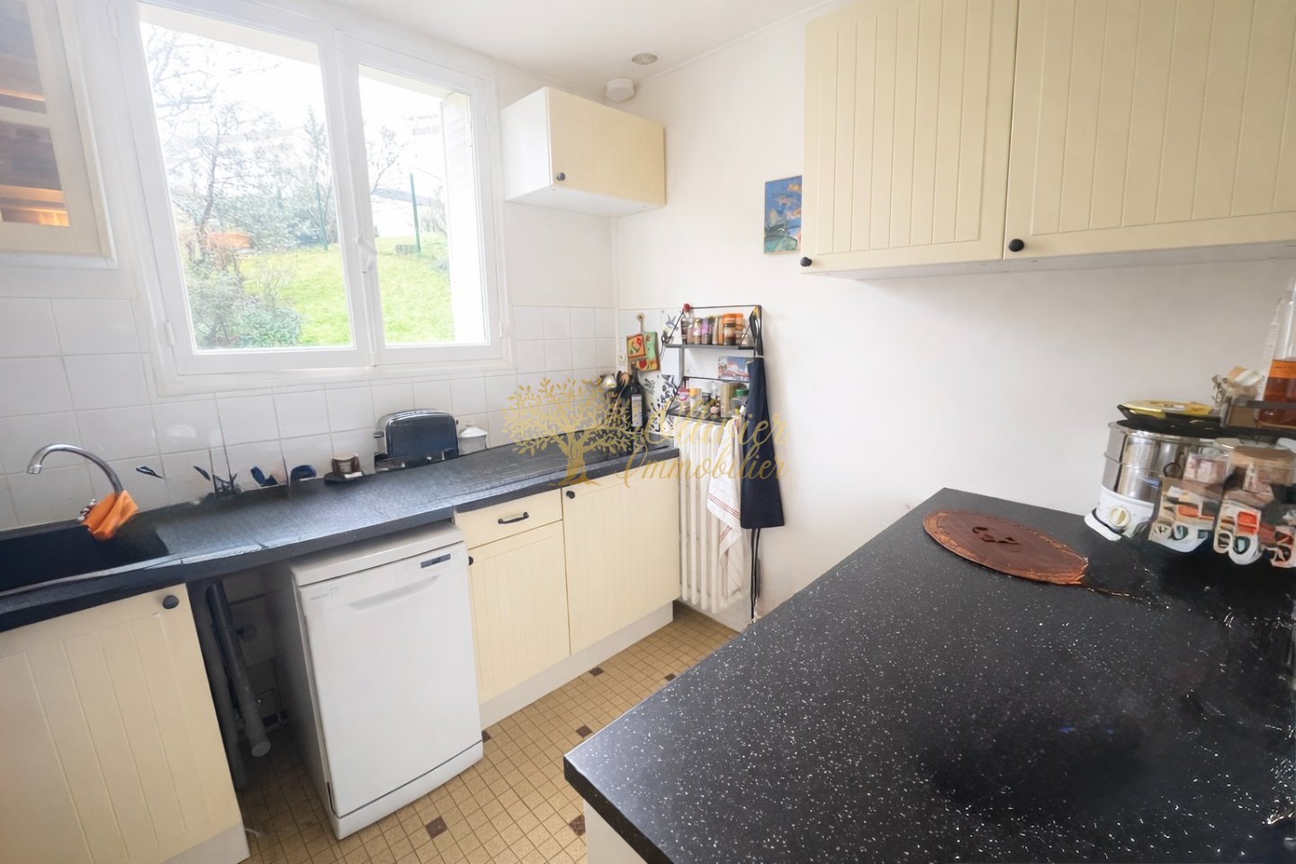 Studio avec cuisine s�par�e A VENDRE - JOINVILLE LE PONT - 33.47 m2 - 150�000�&euro;