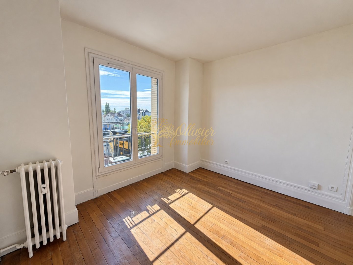 APPARTEMENT T2 A VENDRE - LA VARENNE ST HILAIRE - 43.5 m2 - 249 000 &euro;