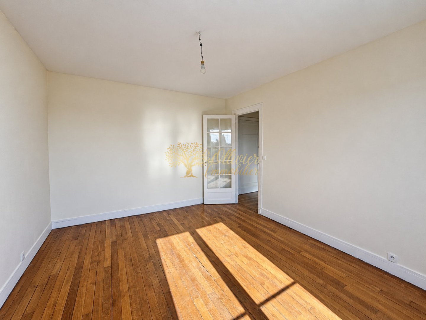 APPARTEMENT T2 A VENDRE - LA VARENNE ST HILAIRE - 43.5 m2 - 249 000 &euro;