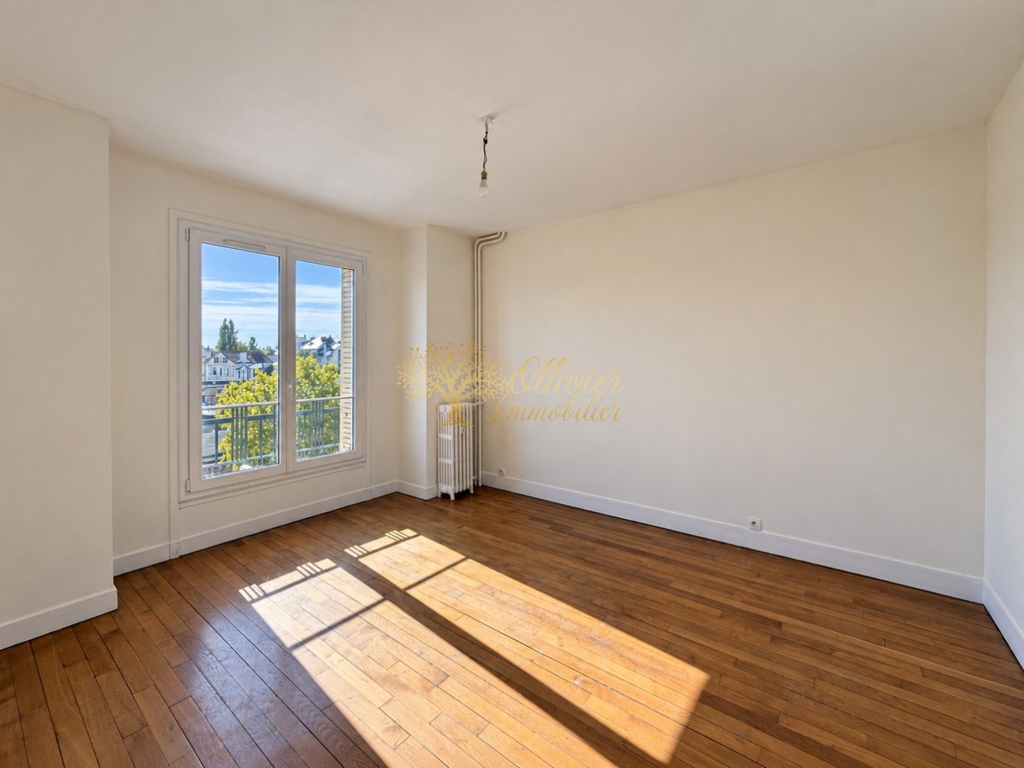 APPARTEMENT T2 A VENDRE - LA VARENNE ST HILAIRE - 43.5 m2 - 249 000 &euro;