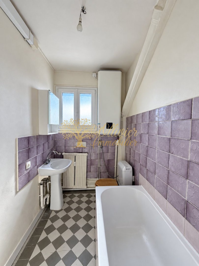 APPARTEMENT T2 A VENDRE - LA VARENNE ST HILAIRE - 43.5 m2 - 249 000 &euro;