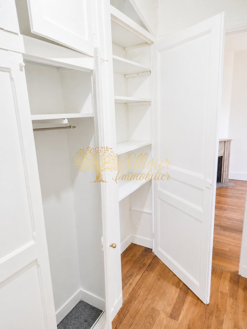 APPARTEMENT T2 A VENDRE - LA VARENNE ST HILAIRE - 43.5 m2 - 249 000 &euro;