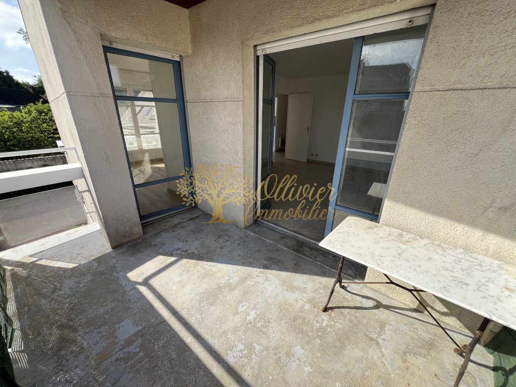 APPARTEMENT T2 A VENDRE - ROISSY EN BRIE - 44.11 m2 - 199�900�&euro;