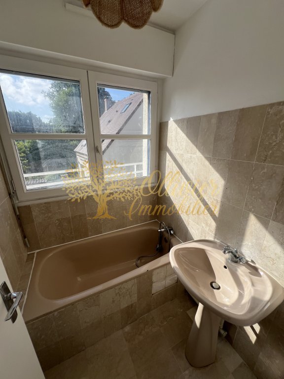 APPARTEMENT T2 A VENDRE - ROISSY EN BRIE - 44.11 m2 - 199�900�&euro;