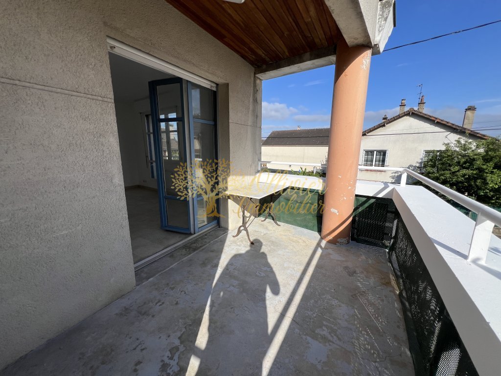 APPARTEMENT T2 A VENDRE - ROISSY EN BRIE - 44.11 m2 - 199�900�&euro;