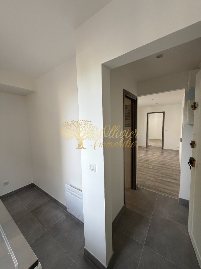 APPARTEMENT T2 A VENDRE - ST MAUR DES FOSSES ADAMVILLE - 32.01 m2 - 185 000 &euro;