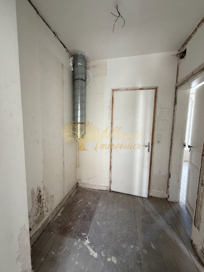 APPARTEMENT T2 A VENDRE - ST MAUR DES FOSSES - 35.2 m2 - 184 800 &euro;