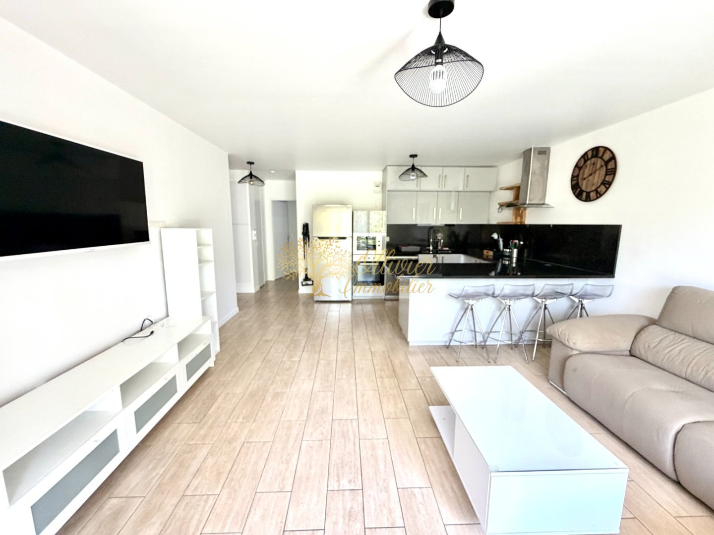 APPARTEMENT T3 A LOUER - BOISSY ST LEGER - 66.09 m2 - 1 250 &euro; charges comprises par mois