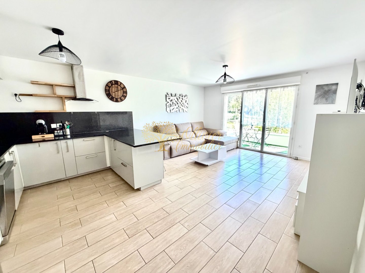APPARTEMENT T3 A LOUER - BOISSY ST LEGER - 66.09 m2 - 1 250 &euro; charges comprises par mois