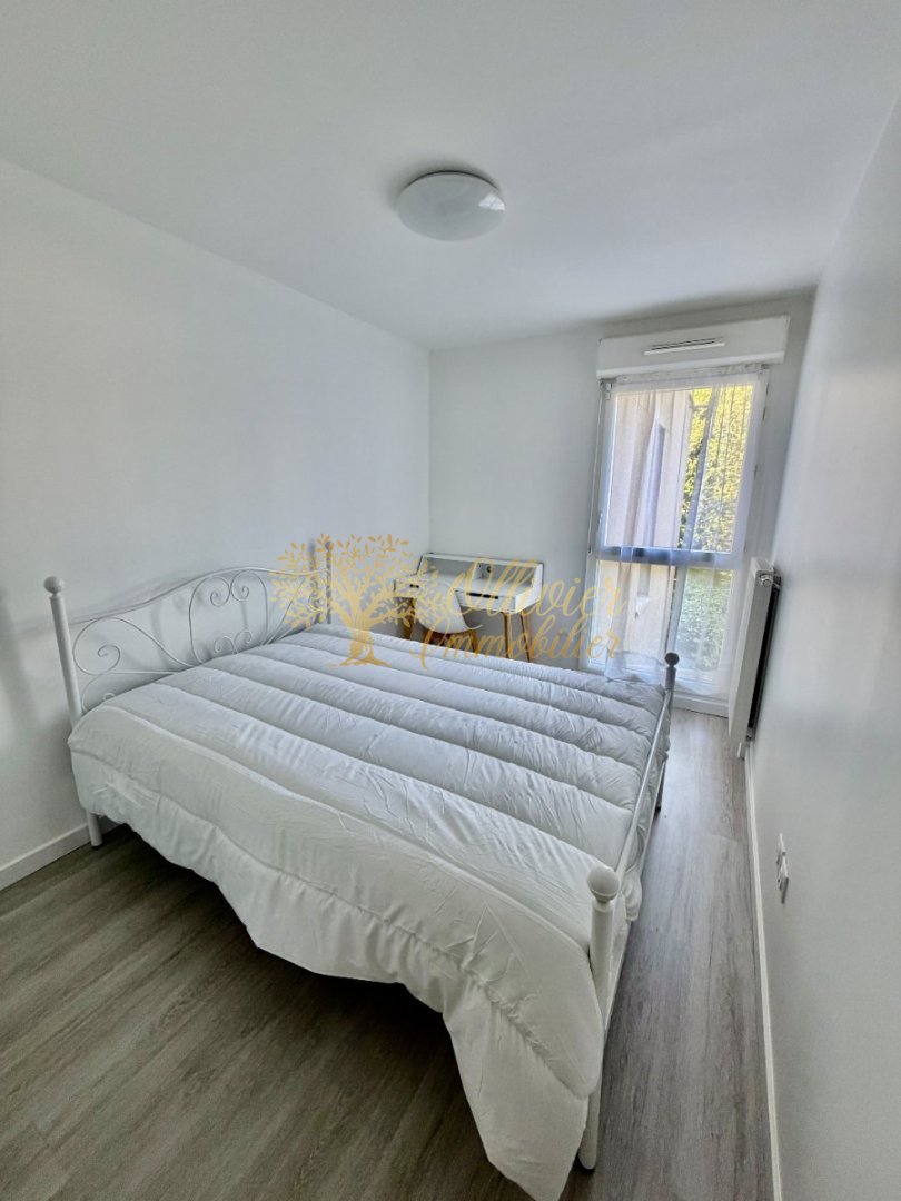 APPARTEMENT T3 A LOUER - BOISSY ST LEGER - 66.09 m2 - 1 250 &euro; charges comprises par mois