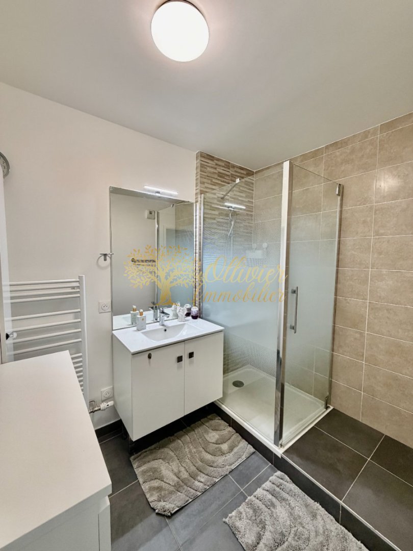 APPARTEMENT T3 A LOUER - BOISSY ST LEGER - 66.09 m2 - 1 250 &euro; charges comprises par mois