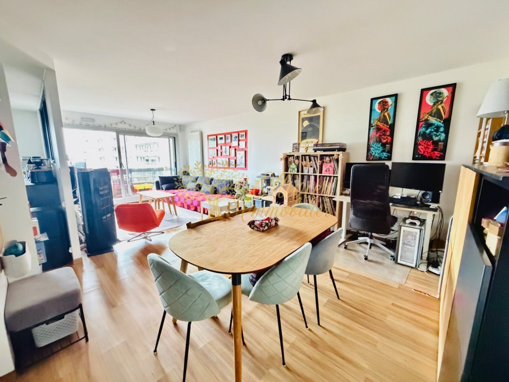 APPARTEMENT T3 A VENDRE - CHARENTON LE PONT - 76.05 m2 - 699�000�&euro;