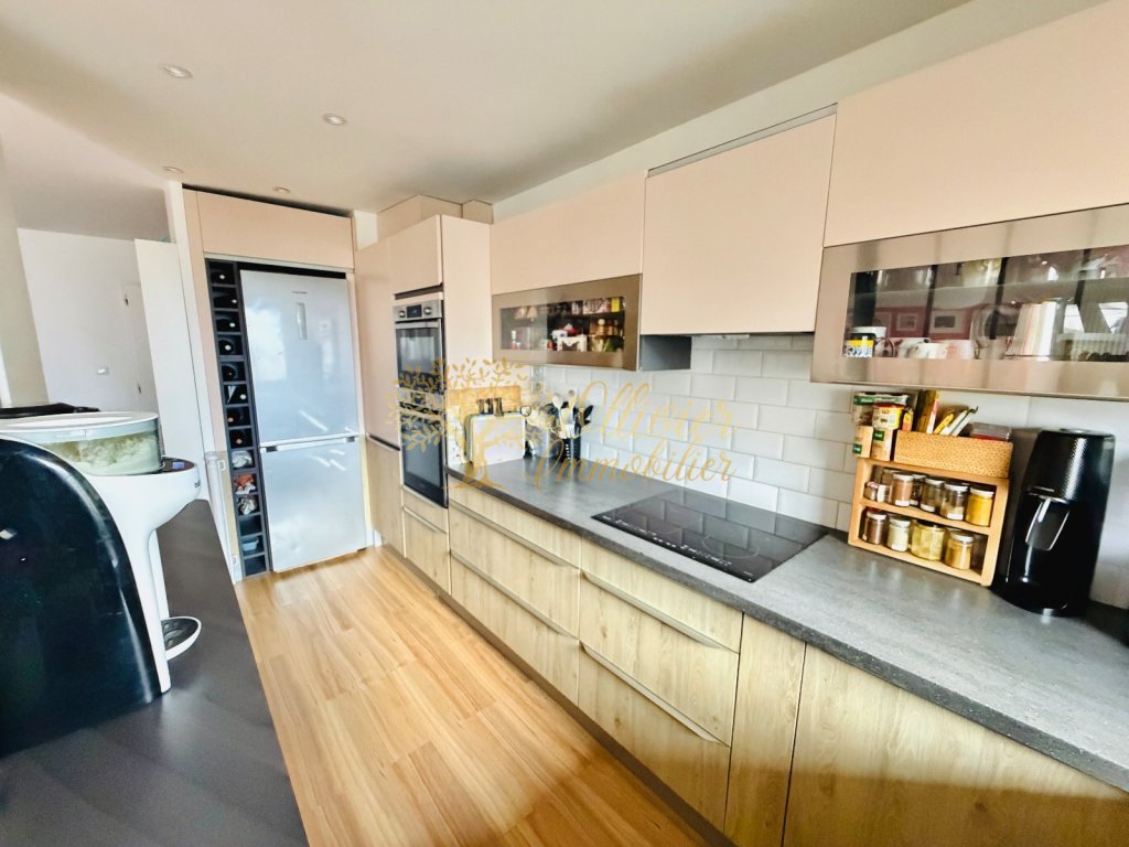 APPARTEMENT T3 A VENDRE - CHARENTON LE PONT - 76.05 m2 - 699�000�&euro;