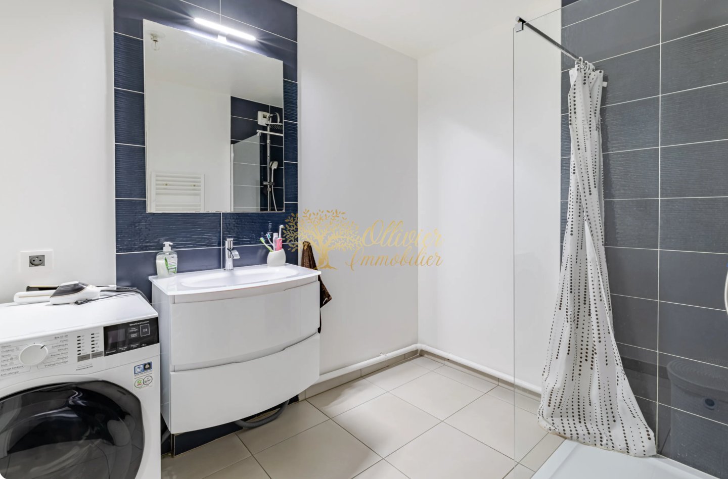 Appartement 3 pi�ces de 64 m� au derni�re �tage avec terrasse