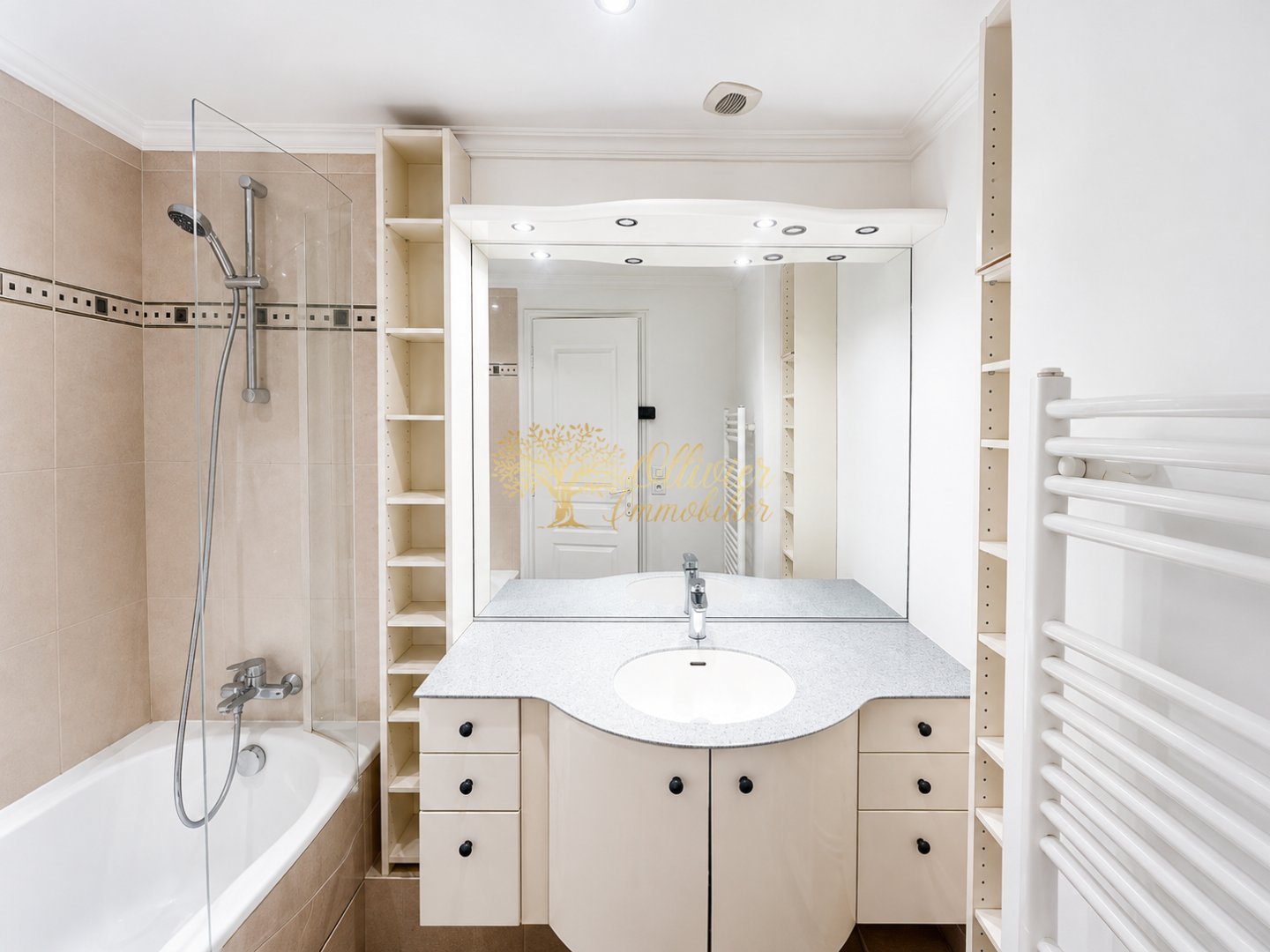 APPARTEMENT T3 A VENDRE - ST MAUR DES FOSSES - 77 m2 - 299 000 &euro;
