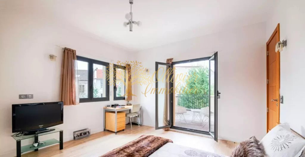 VILLA A VENDRE - LA VARENNE ST HILAIRE - 300 m2 - 2 500 000 &euro;