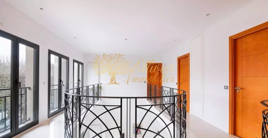 VILLA A VENDRE - LA VARENNE ST HILAIRE - 300 m2 - 2 500 000 &euro;